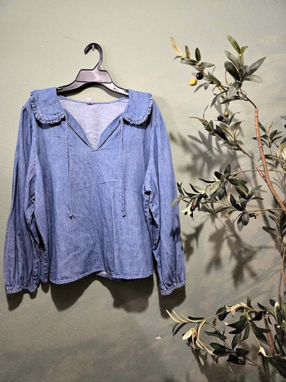 Old Navy Ruffle Collar Tie-Front Top Chambray Blue XL